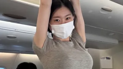 늘 준비가 되어있다는 있지 채령 브라컵 비치는 봉긋한 회색티