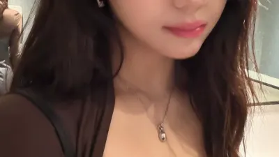 회색 원피스 레이스 살짝만 보여주는 가슴골 비비지 엄지